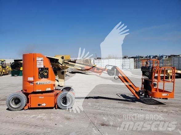 JLG E300AJP Articulated boom lifts