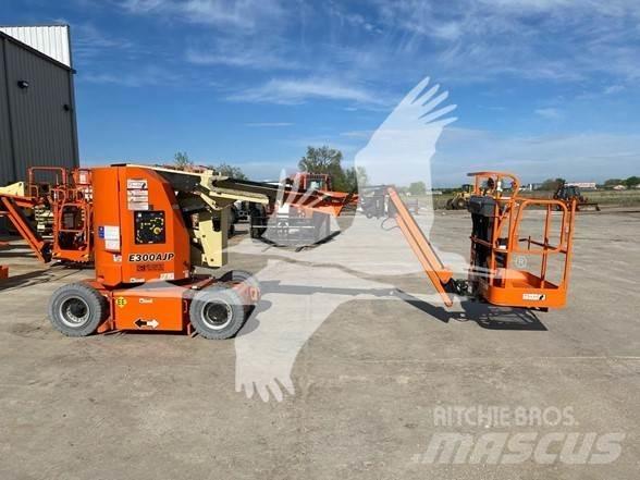 JLG E300AJP Articulated boom lifts