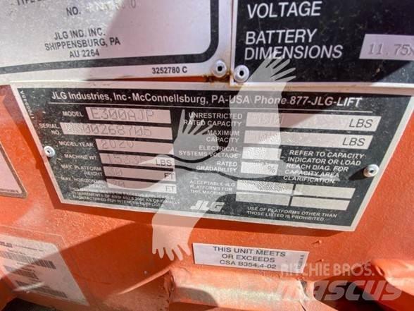 JLG E300AJP Articulated boom lifts