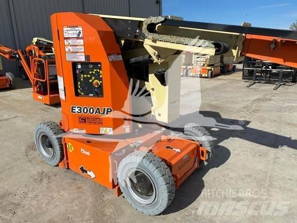 JLG E300AJP Articulated boom lifts