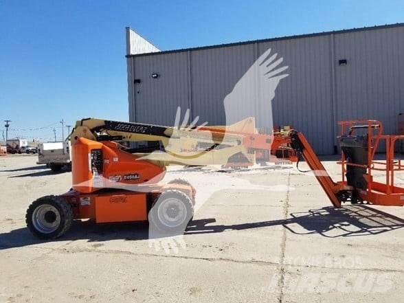 JLG E450AJ Articulated boom lifts