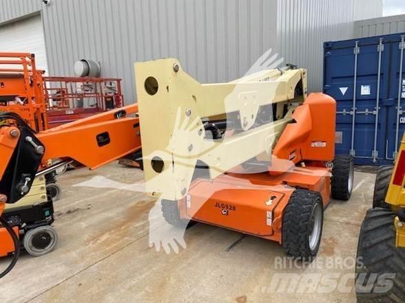 JLG E450AJ Articulated boom lifts