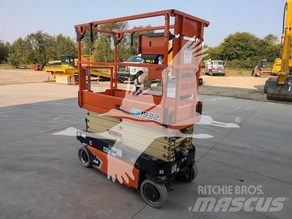 JLG ES1932 Scissor lifts