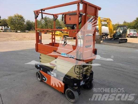 JLG ES1932 Scissor lifts