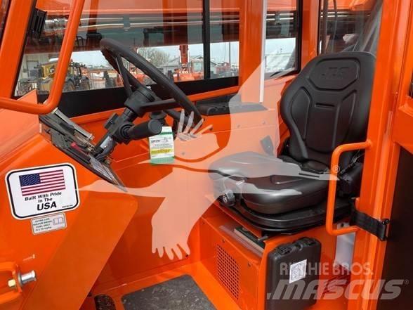 SkyTrak 10054 Telescopic handlers