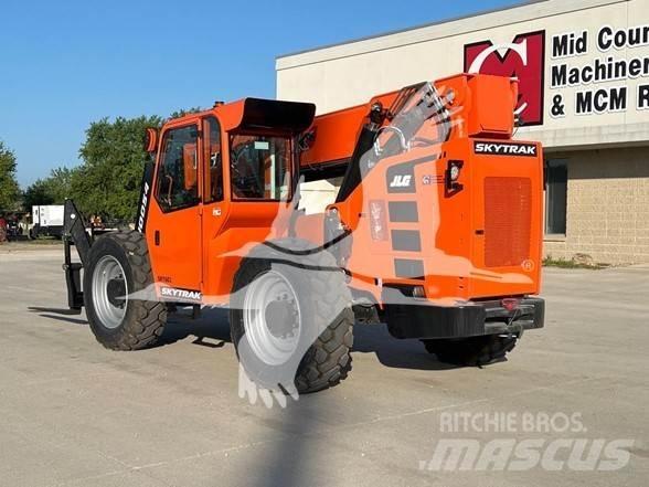 SkyTrak 10054 Telescopic handlers