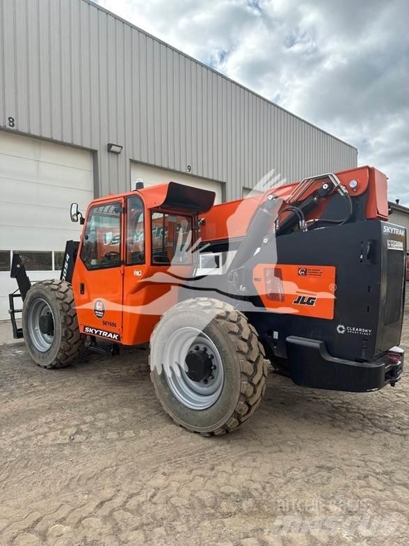 SkyTrak 10054 Telescopic handlers