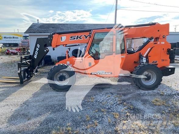 SkyTrak 6042 Telescopic handlers