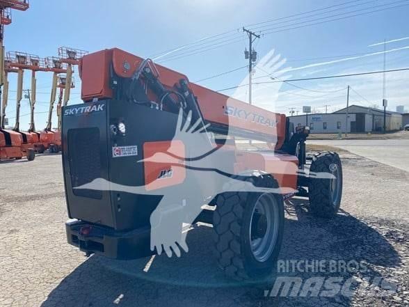 SkyTrak 8042 Telescopic handlers