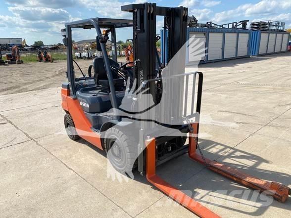 Toyota 8FGU25 Diesel trucks