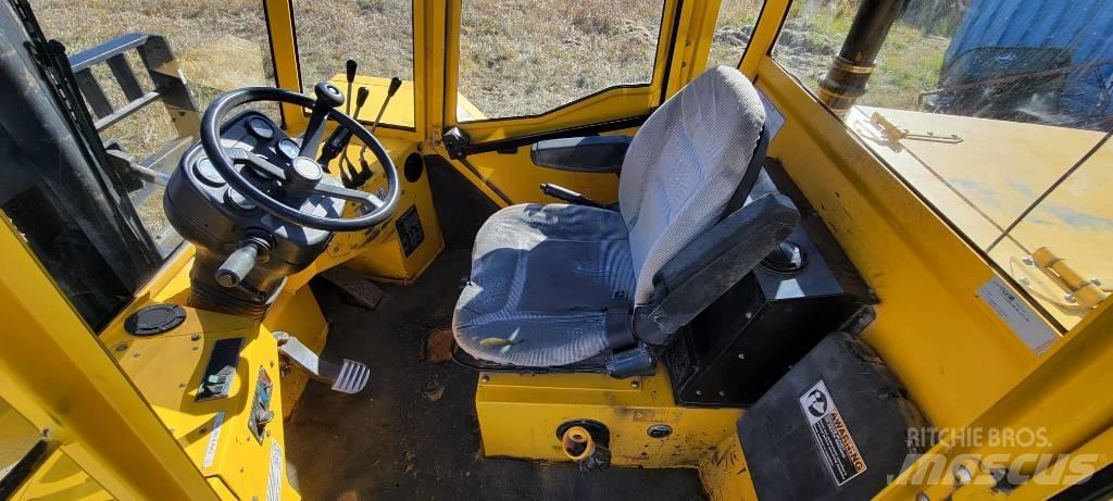 Sellick S100 Rough terrain truck