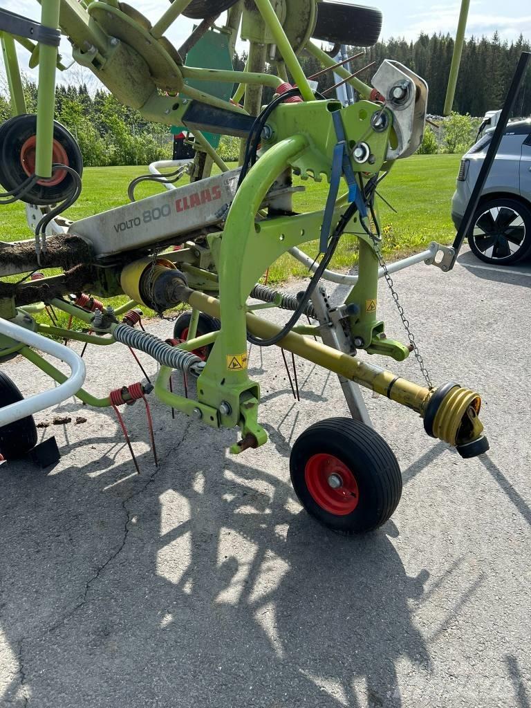 CLAAS Volto 800 Rakes and tedders