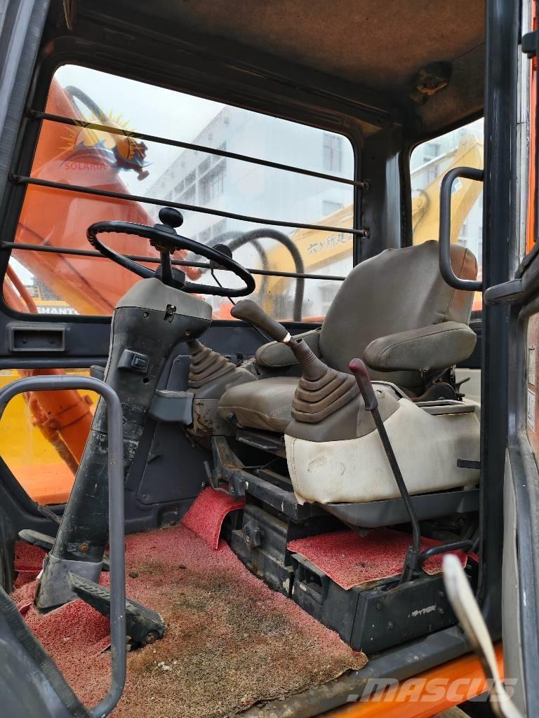 Hitachi EX 100 W D Wheeled excavators