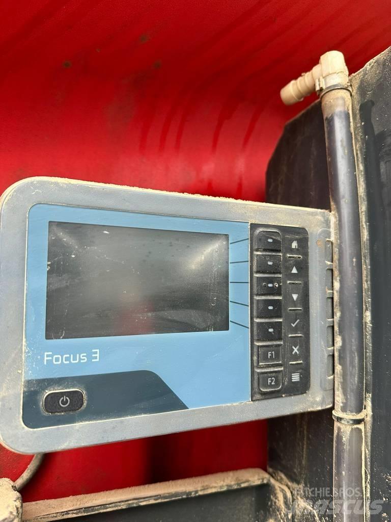 Kverneland T4 Fertilizer sprayers