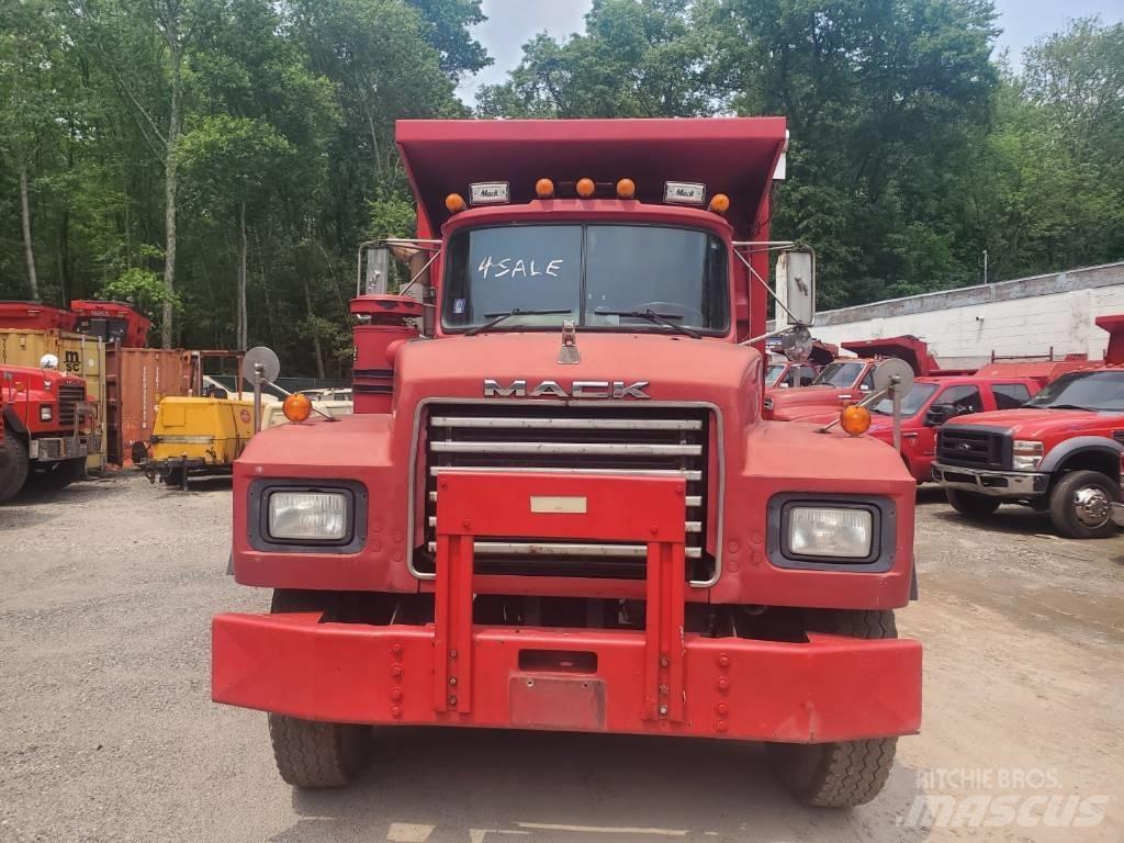 Mack RD690SX Tipper trucks