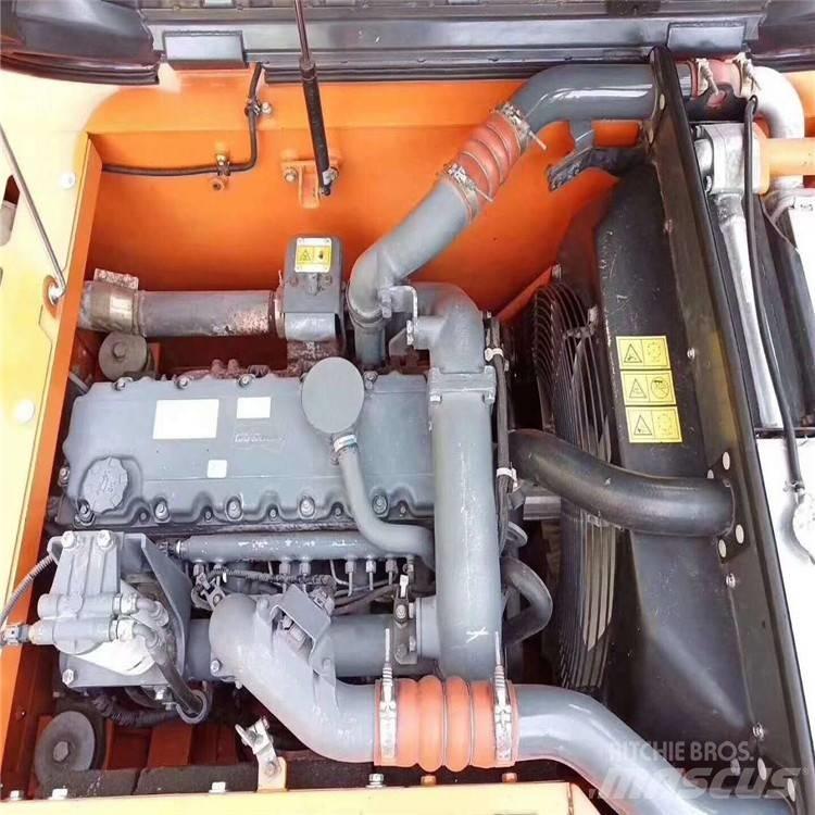 Doosan DX 225 Crawler excavators