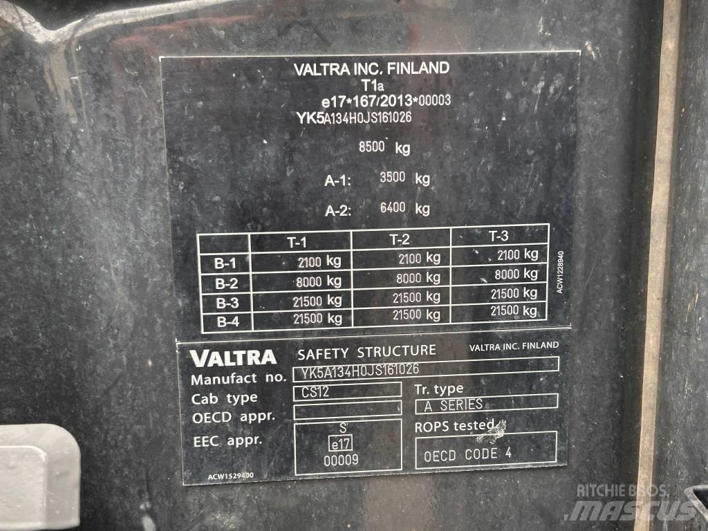 Valtra A 134 Tractors