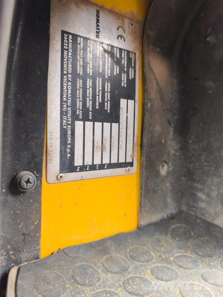 Komatsu WB 97 S-2 Backhoe