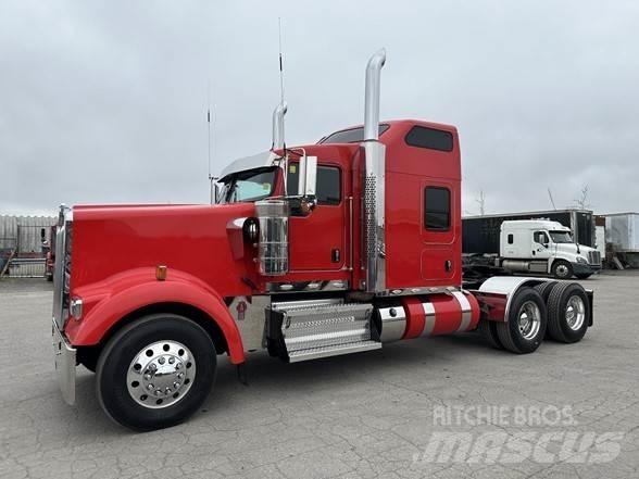 Kenworth W900L Prime Movers