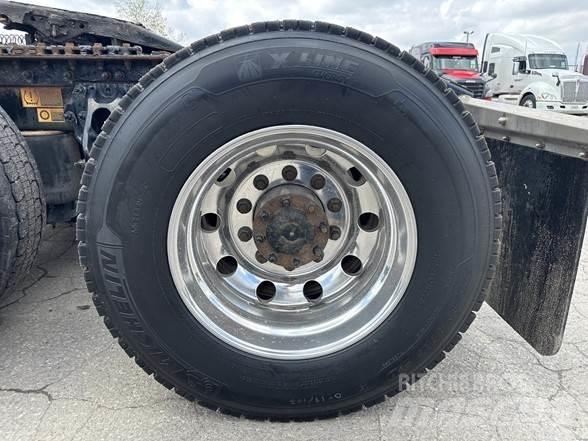 Peterbilt 579 Prime Movers