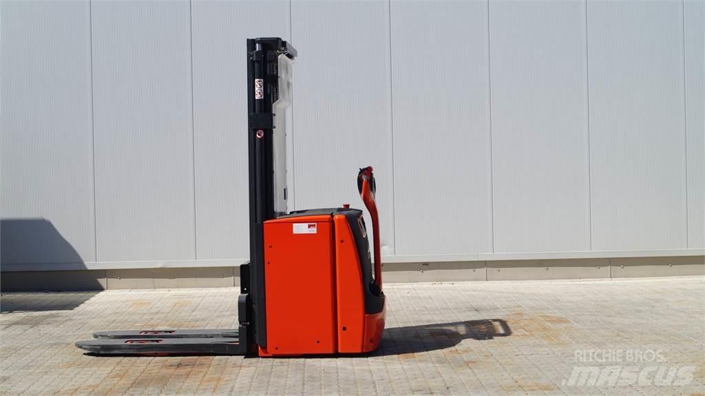 Linde L20i Pedestrian stacker