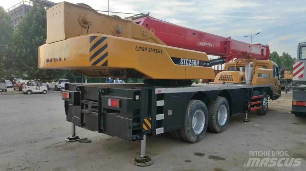 Sany STC250S Hoists and material elevators