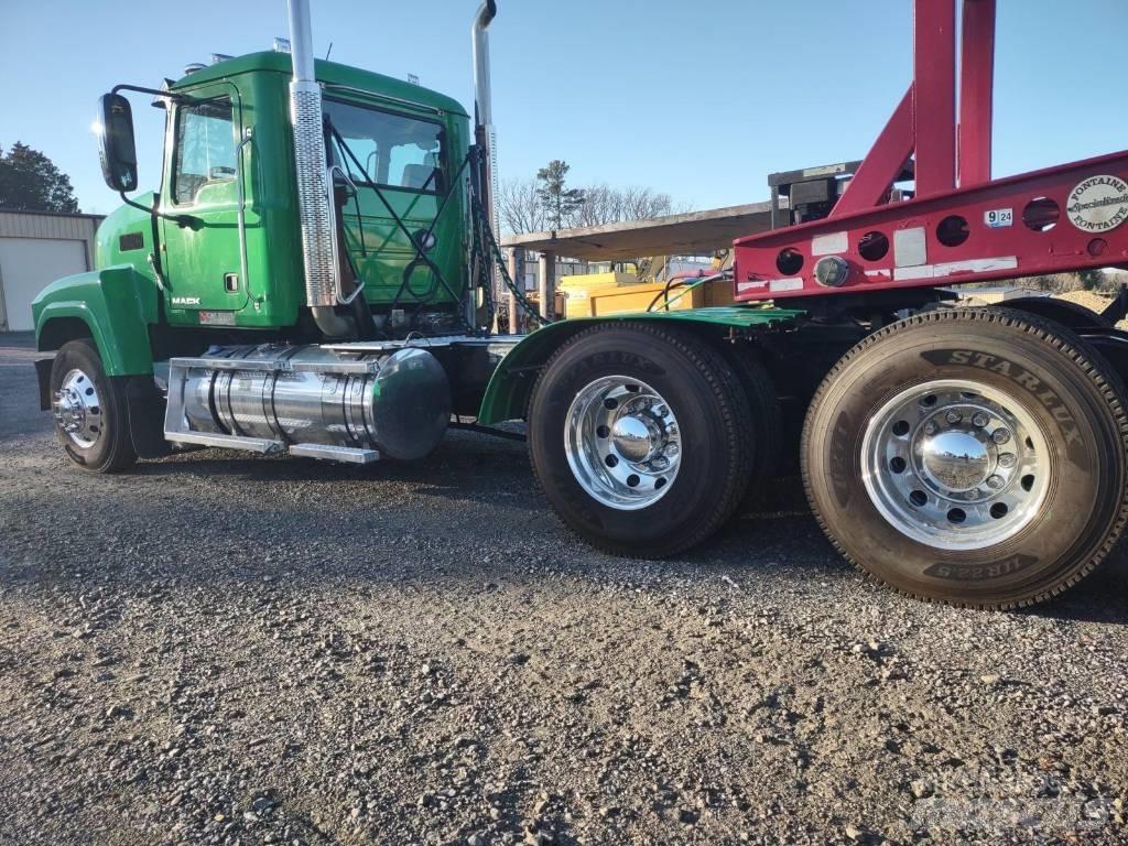 Mack CHU 613 Prime Movers