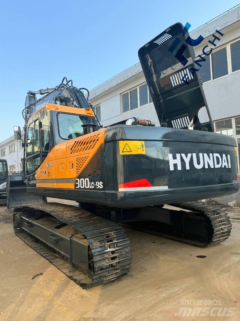 Hyundai 300LC-9S Crawler excavators