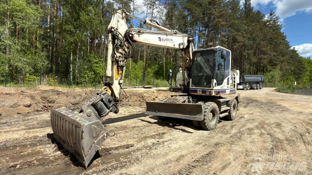 Komatsu PW 148-8 Wheeled excavators