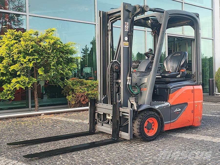 Linde E12-02 Electric forklift trucks