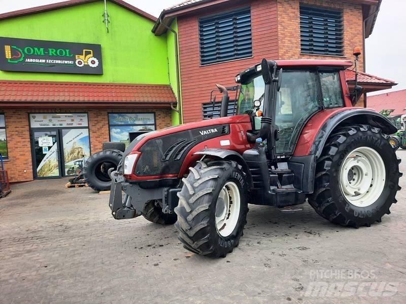 Valtra 163 Versu Tractors