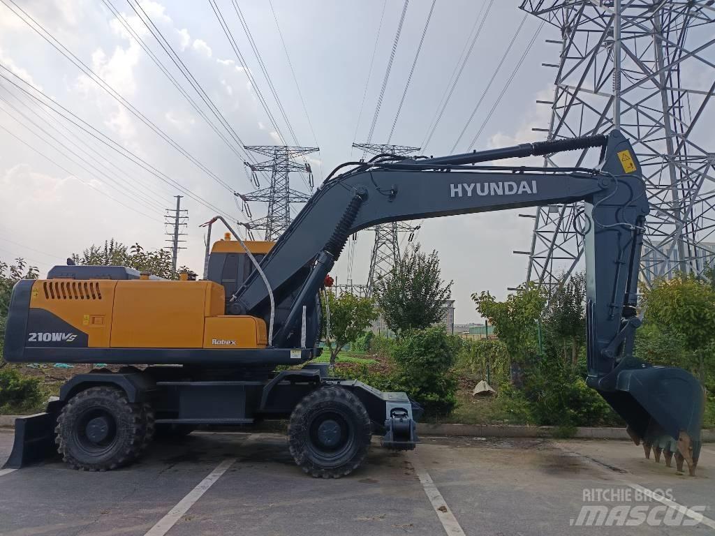 Hyundai R210W Wheeled excavators