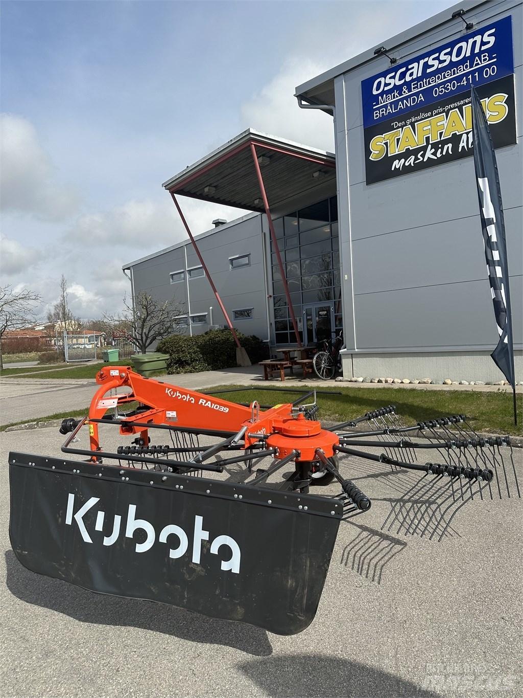 Kubota RA 1039 Windrowers