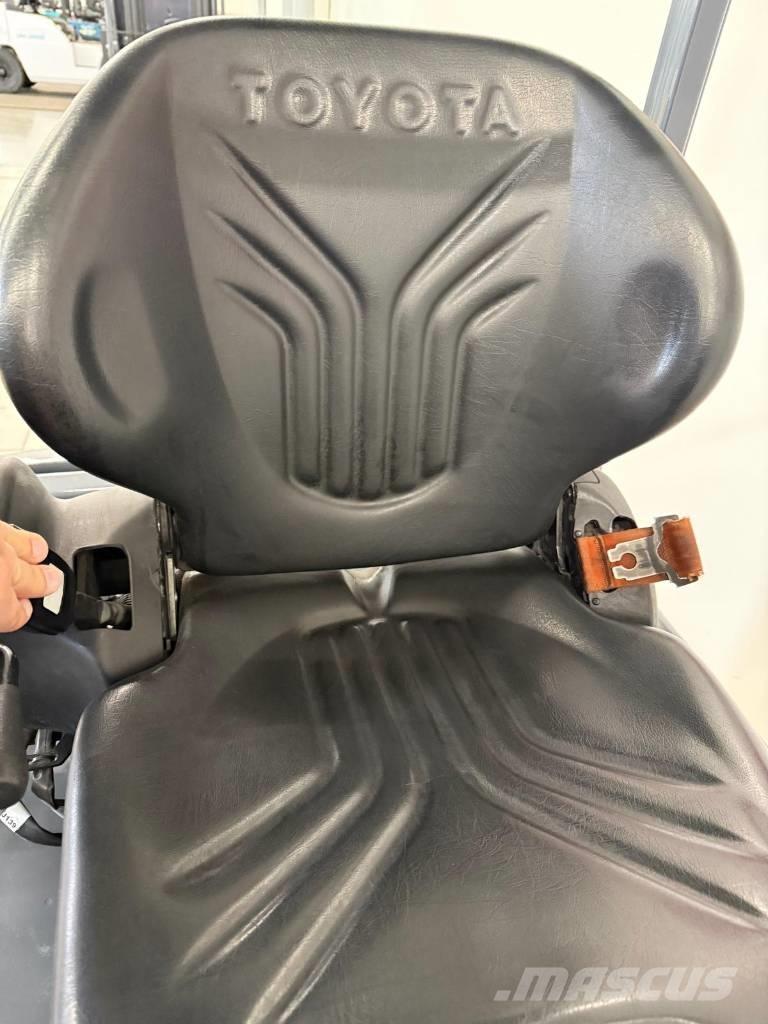 Toyota 11052 - 8FBE16T Electric forklift trucks