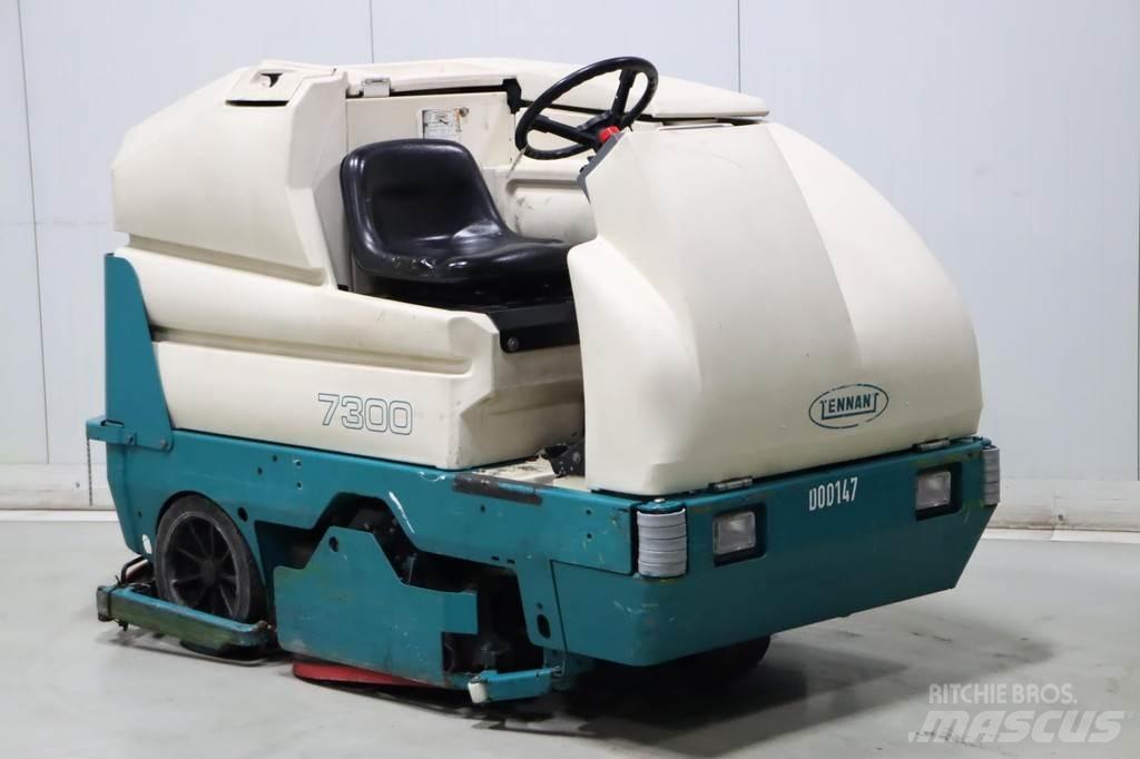 Tennant 7300E Sweepers