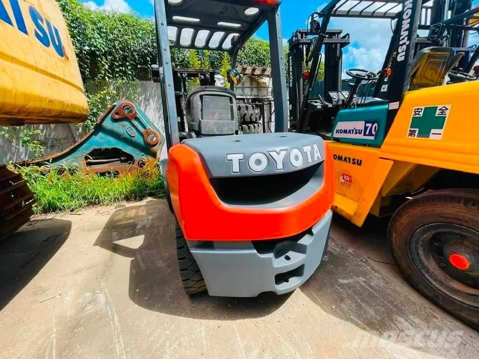 Toyota FB30-7 Electric forklift trucks