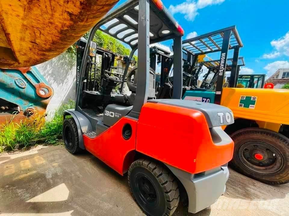 Toyota FB30-7 Electric forklift trucks