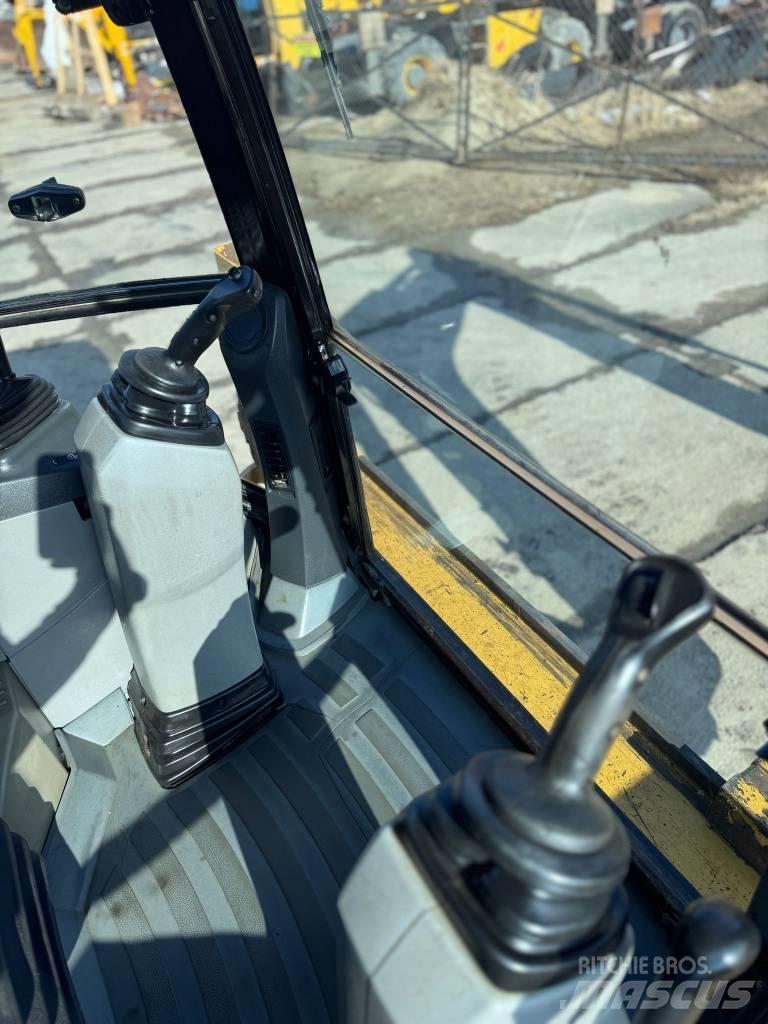 CAT 444 E Backhoe