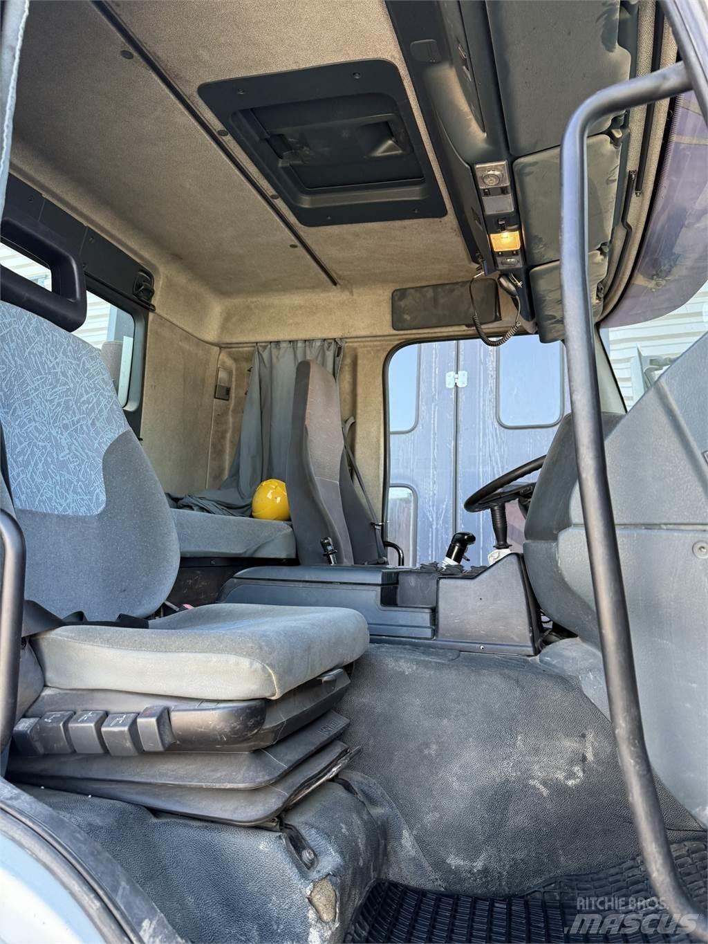 Sisu E12M 8x2 Tipper trucks