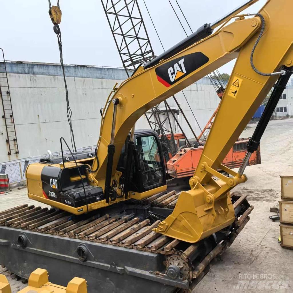 CAT 320 D Amphibious Excavators