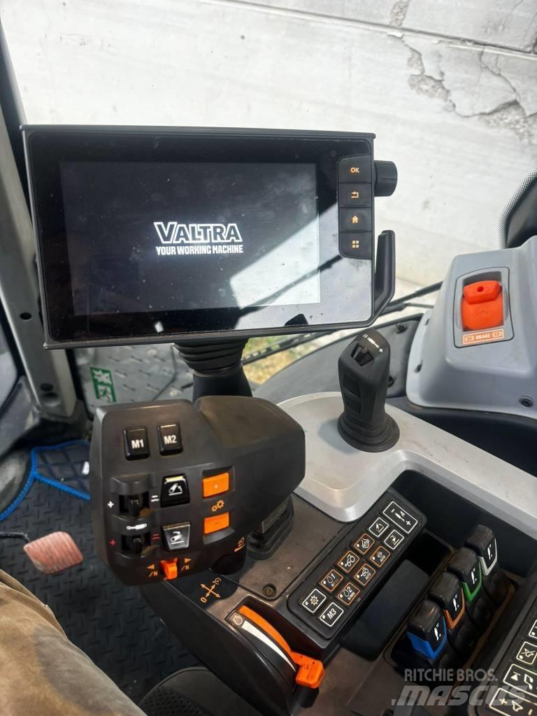 Valtra T 254 V Tractors