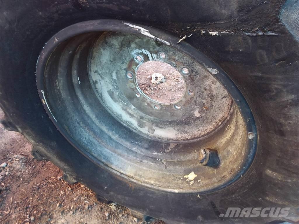  Okänt Sampo 20x28 Tyres, wheels and rims