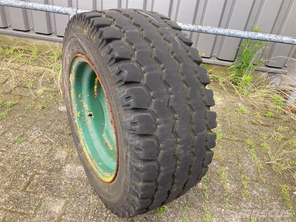 Barum 13.0/65-18 Tyres, wheels and rims