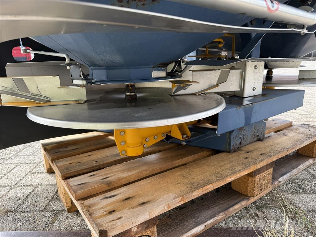 Bogballe L2 Manure spreaders