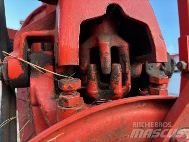 Kuhn GF 10601 TO Rakes and tedders