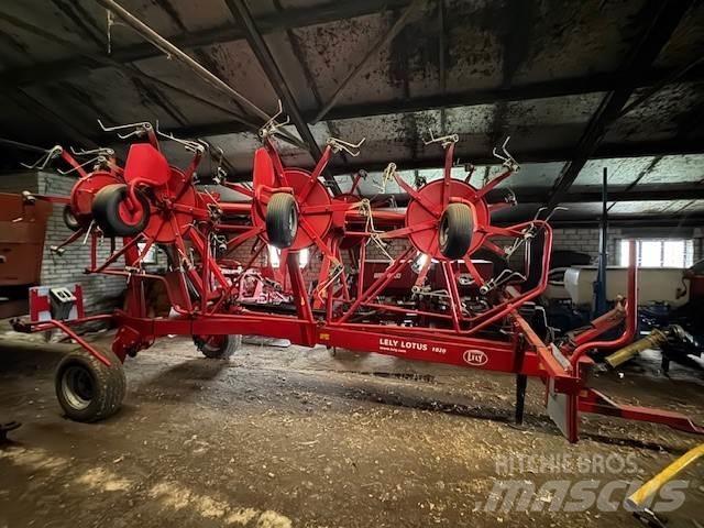 Lely Lotus 1020 Rakes and tedders