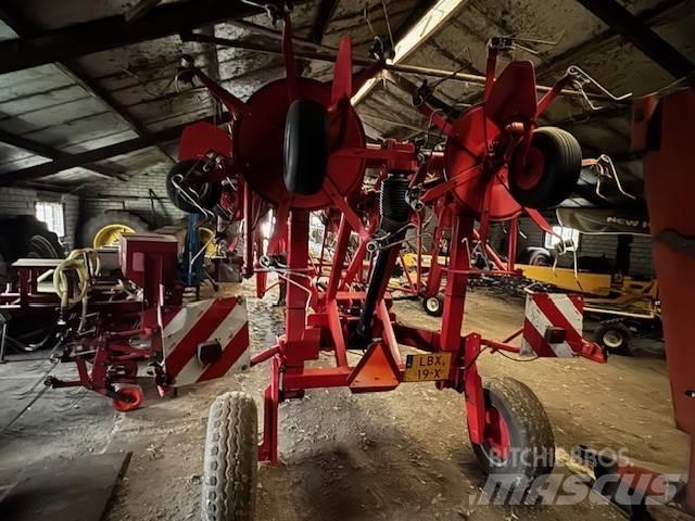 Lely Lotus 1020 Rakes and tedders