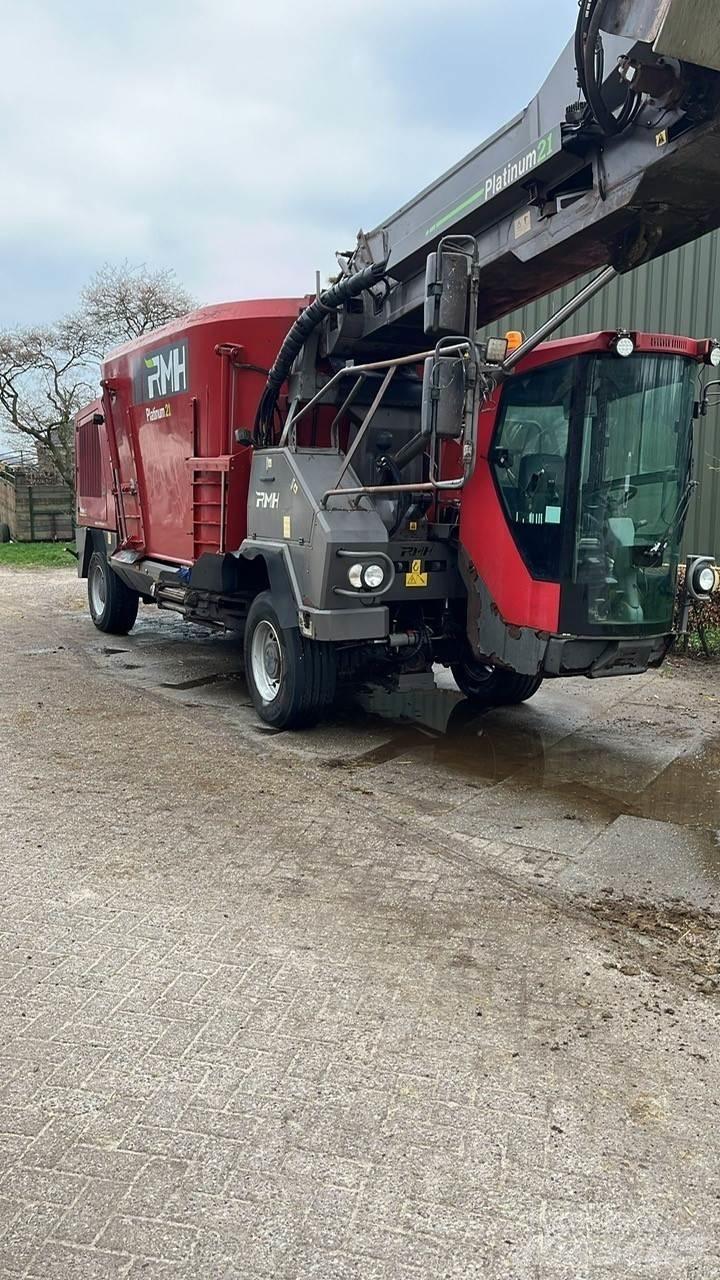 RMH Platinum 21 Feed mixer