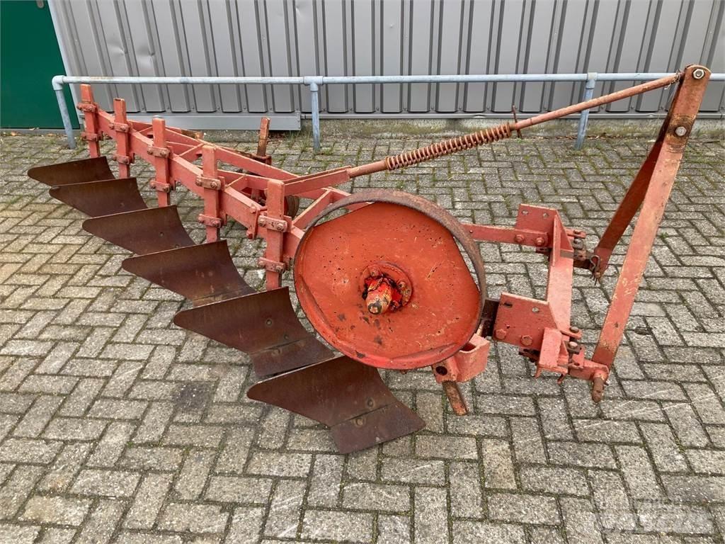  stoppelploeg Ploughs
