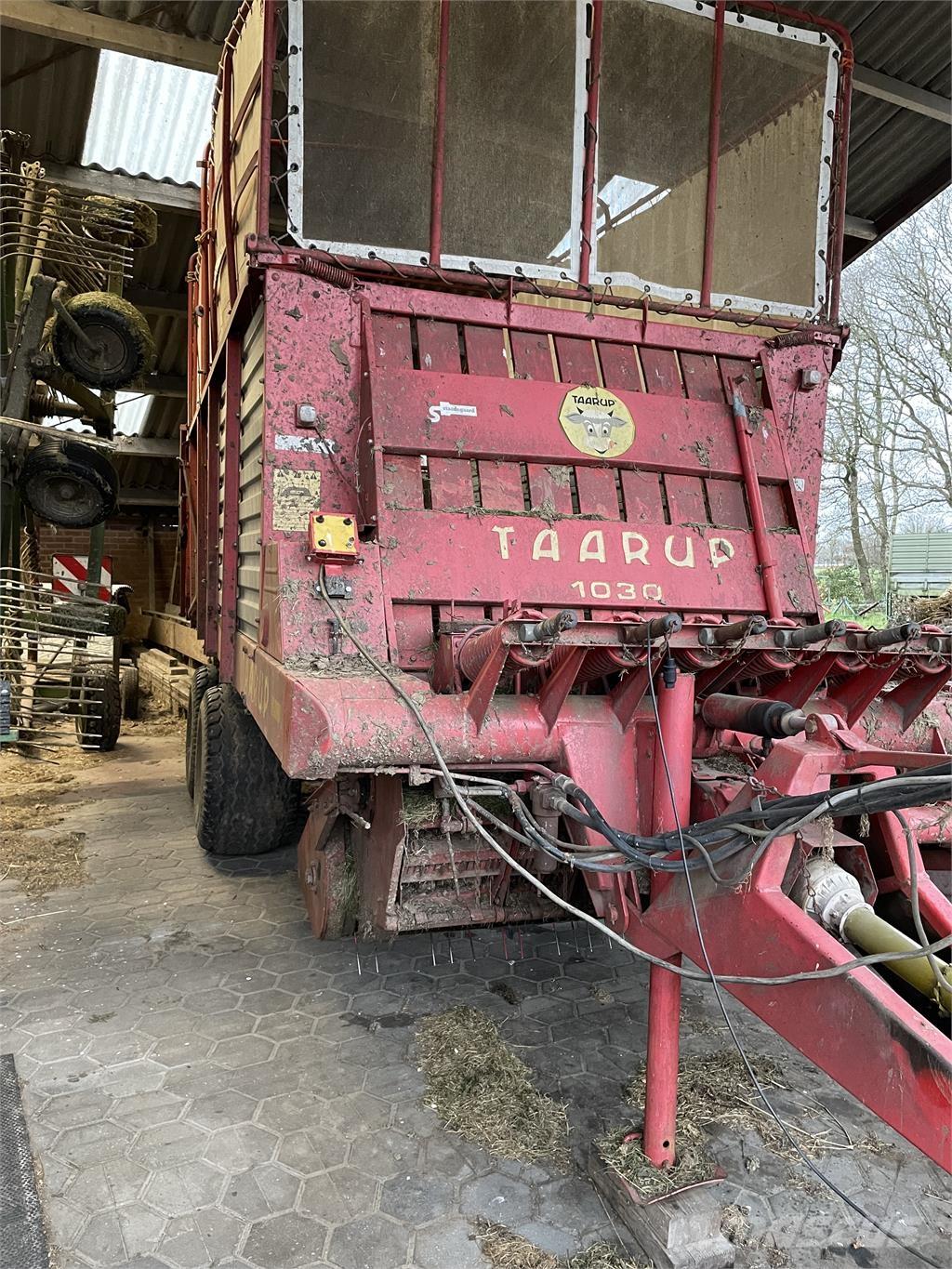 Taarup 1030 Self-loading trailers